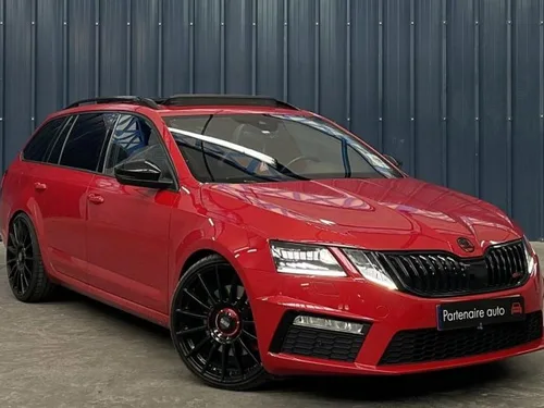 Skoda Octavia COMBI RS BVA - Garantie 1 An - Toit ouvrant panoramique - Sièges chauffants - Carplay
