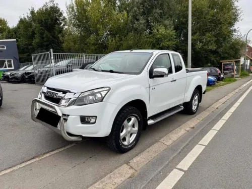 Isuzu D-max 2.5 d 163cv 4x4 bv6 Ext Cab 4 places clim auto attelage cover benne