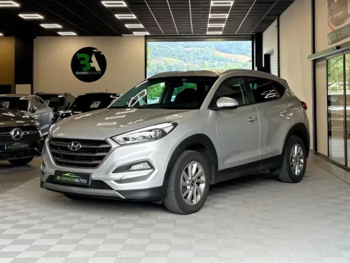 HYUNDAI TUCSON 1.7 CRDi 115cv Initia Plus / Camera / CarPlay / GPS