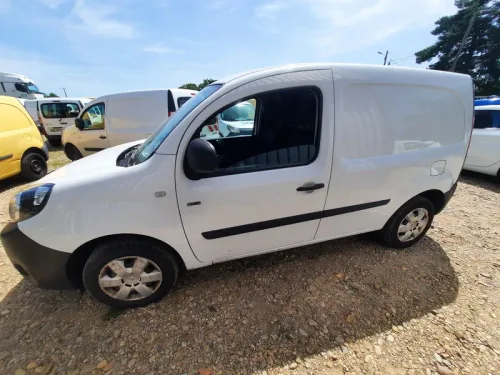 Kangoo ZE électrique 44 kw / autonomie 220-230 kms / climatisation / attelage-livraison possible / garantie 6 mois