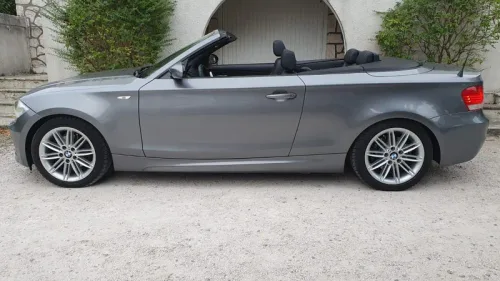 BMW 120i Pack M intérieur extérieur boite manuelle 6 vitesses 1ère main état neuf toit elec tout cuir clim regulateur de vitesse chauffage sièges double keyless lombaires elec jantes M Garantie 12mois