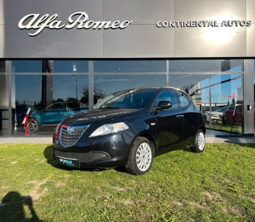 Lancia Ypsilon 1.2 69CV Black & Red