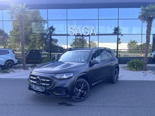 MERCEDES-BENZ GLB 200 AMG Line