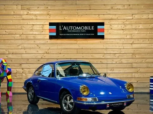 Porsche 912 prête à prendre la route historique limpide