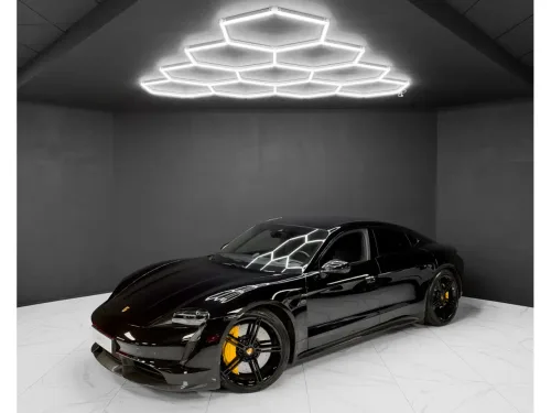 Porsche Taycan TURBO S / APPROVED 2028 / 5 SEATS