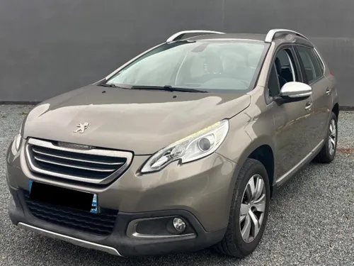 Peugeot 2008 GENERATION-I 1.2 110 ALLURE START-STOP GARANTIE 1 AN DISTRIB OK PREMIERE MAIN