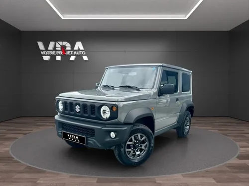 Suzuki Jimny 1.5 102 ch BVA • Transmission 4x4 Écran tactile Banquette rabattable 4 places