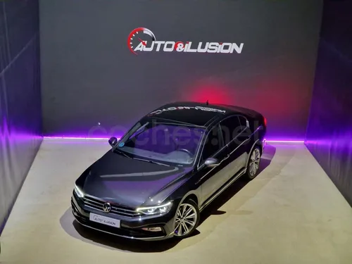 VOLKSWAGEN Passat RLine 2.0 TDI DSG