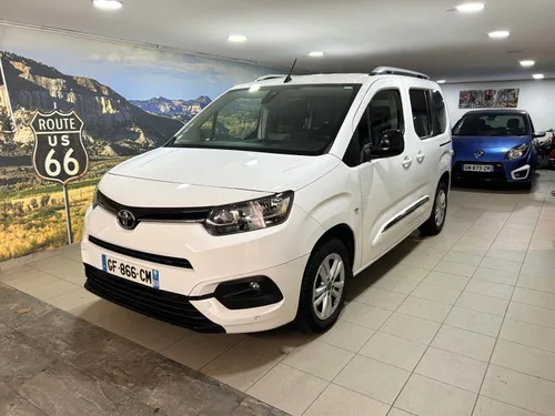 TOYOTA PROACE CITY 1.2 VVT I 110 03/2022 PRIX HT : 12490 € PRIX TTC : 14990 €