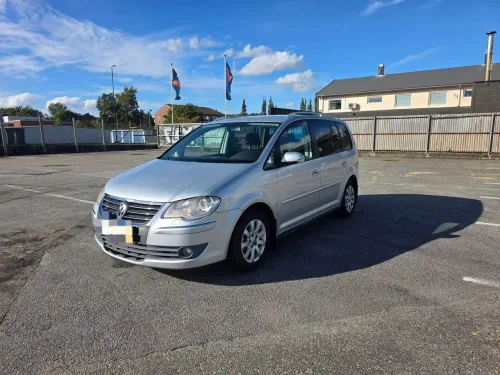 Volkswagen Touran Touran 2.0 16S TDI 140 Movie DSG