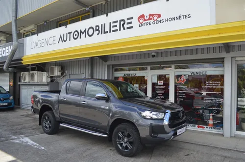 Toyota Hilux DBLE CAB 4WD 2.4 150 D-4D BVA LEGENDE