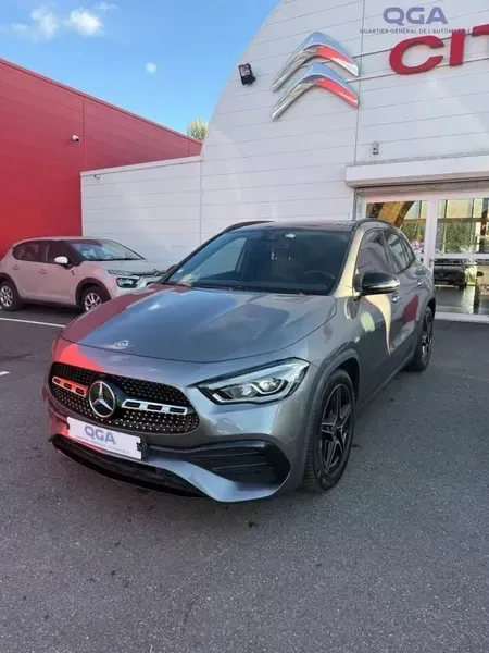 Mercedes Classe Gla 200 D AMG LINE 8G-DCT - Toit Ouvrant - LED d'ambiance - Attelage - Carplay