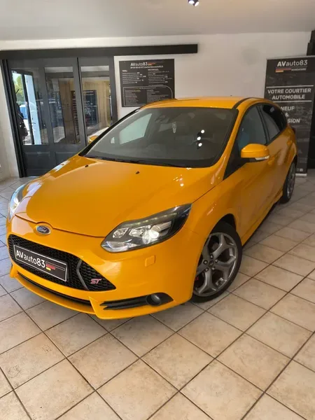 FORD FOCUS III ST 2.0 250ch Essence 2014-Révision complète-CT OK- Garantie 12 mois ou 15000km