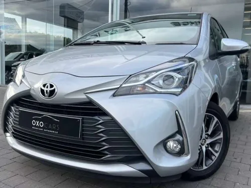 Toyota Yaris 1.5i VVT-I Y20 "20TH Anniversaire" 111CV / Gps / CarPlay / Airco / Camera / Cruise / Lane Assist / Faible KM / GARANTIE /