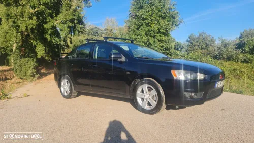 Mitsubishi Lancer 1.5 Invite