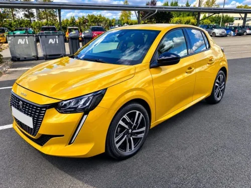 Peugeot 208 1.2 Essence 12V EAT8 S&S 100cv Boîte auto avec seulement 64.000Kms du 04/2021