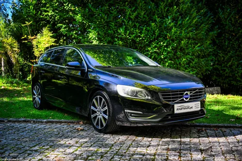 Volvo V60 2.4 D6 R-Design Momentum AWD Phev