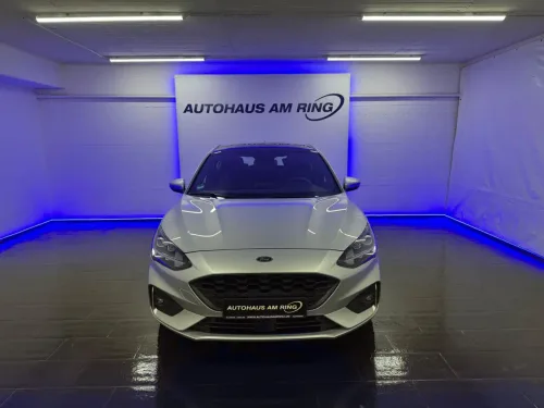 Ford Focus ST-Line 1H DAB PANO APPLE SPUR KEY CAM LED