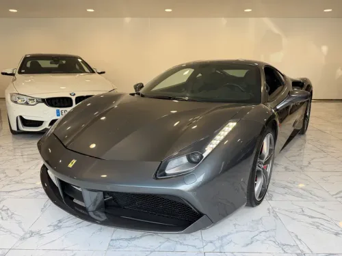 Ferrari 488 GTB 3.9 V8 670 chevaux F1 / pack Carbone Racing / échappement IPE