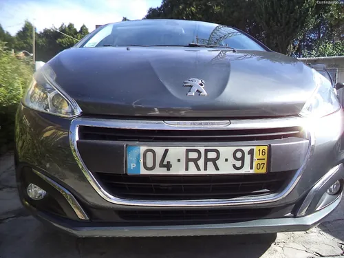 Peugeot 208 1.0 -5p-28000 km  como  novo