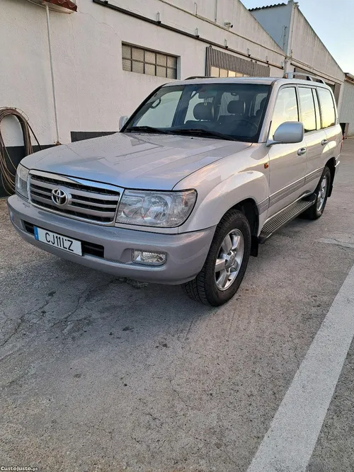 Toyota Land Cruiser HDJ 100