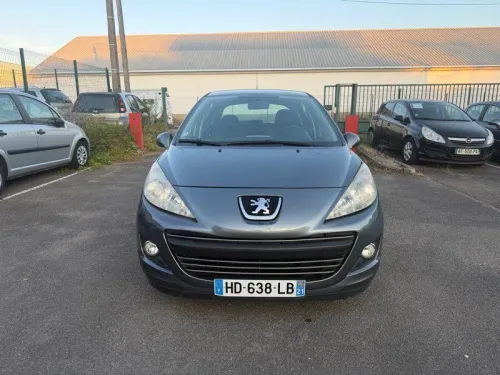 Peugeot 2071.6 HDI 90ch Premium