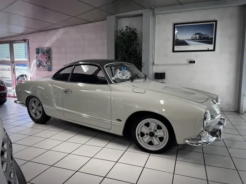 Volkswagen Karmann Ghia COUPE
