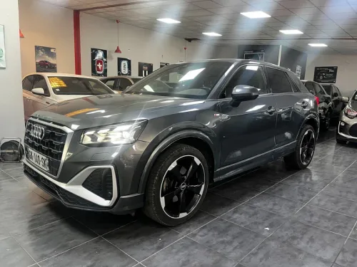 Audi q2 35 tfsi 150 s-line s tronic 7 carplay fce 2em main