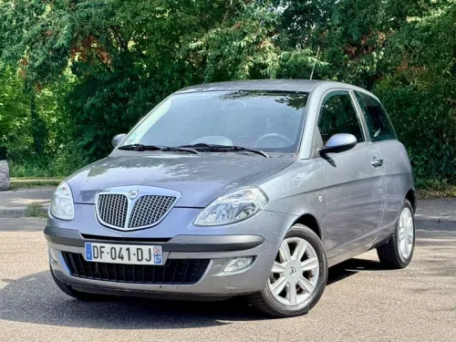 Lancia Ypsilon 1.2 i 80 cv 27000 km iGarantie 12 mois