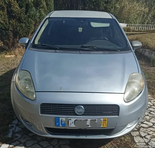 Fiat Punto Van, com bola de reboque