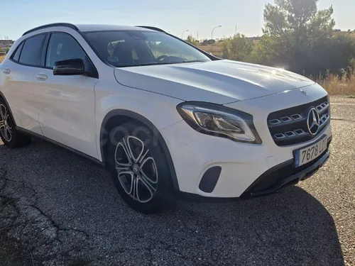 MERCEDES-BENZ GLA GLA 180
