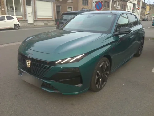 Peugeot 308 (Nouvelle)1.2i Hybrid 145 GT e-DCS6 GPS Alcantara ToitOuv Radar Av/Ar Camera