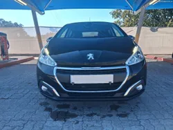 Peugeot 208 style 1.2 gasolina nacional 72mil km
