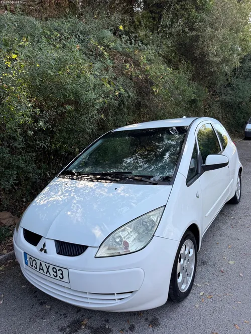 Mitsubishi Colt Muito económico e estimado 2500 1.5 diesel