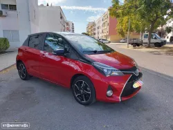 Toyota Yaris 1.5 HSD Square Collec.Grey