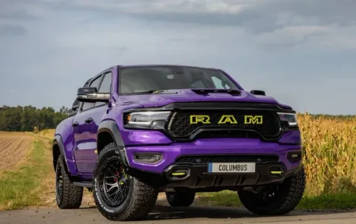 Dodge RAM BIG HORN – ÉDITION VIOLET – 5.7 V8 HEMI eTORQUE – 399 CH – 4X4 – 5.600 KM – 2024