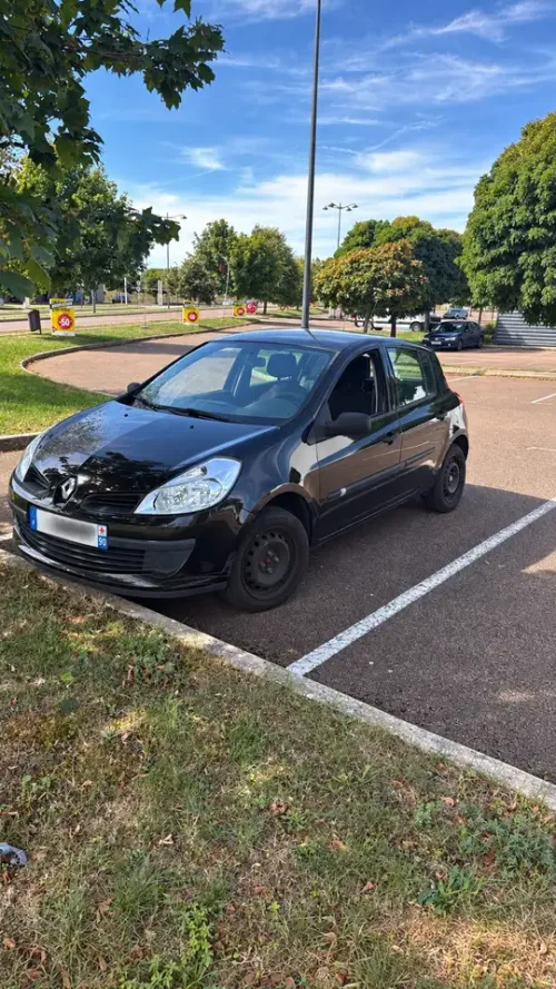 Renault Clio 1.2 16V 75 Pack Authentique