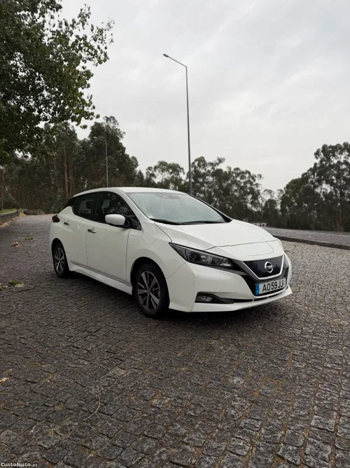 Nissan Leaf ZE1