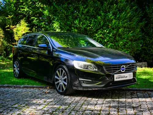 Volvo V60 2.4 D6 R-Design Momentum AWD Phev