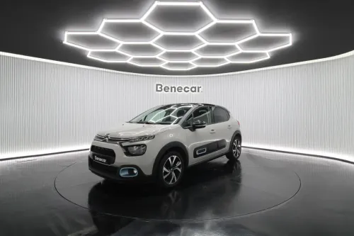 Citroen C3 1.2 PureTech Shine 110cv EAT6 / Vidros Escurecidos / Cam. Traseira / LED / JLL17