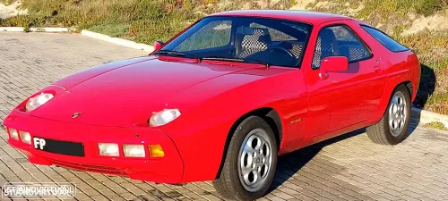 Porsche 928