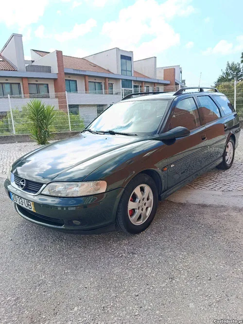 Opel Vectra 1.6 em muito bom estado !!! Negociável.
