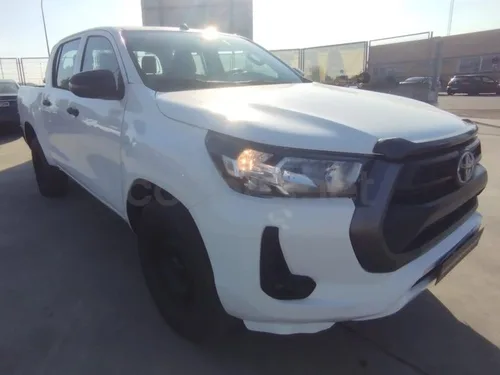 TOYOTA Hilux 2.4 D4D Cabina Doble GX