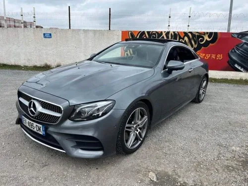 Magnifique classe e 300 essence coupe avec cockpit echange possible