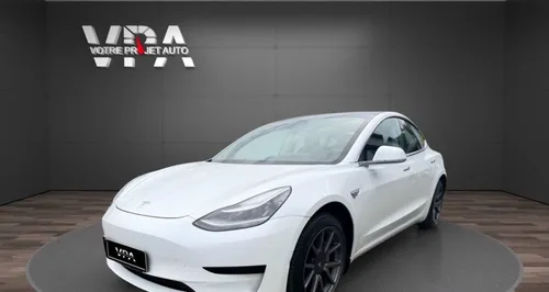 Tesla Model 3 Standard Range Plus RWD 283 ch – Autopilot Toit panoramique Sièges chauffants Attelage