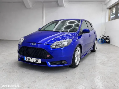 Ford Focus 2.0 EcoBoost ST c/ Pack Pele Desportiva