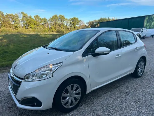 Peugeot 208 bluehdi 100 cv * 60000 km/carplay