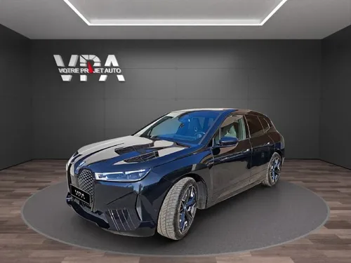 BMW iX xDrive40 M Sport 326 ch • Toit panoramique à vitrage actif Harman Kardon Sièges ventilés &amp; massants Caméra 360°