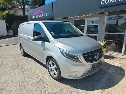 Mercedes-Benz VITO 119 CDI Compact PRO Finition Select / Caméra recul / Siège chauffant / Clim-Bizone