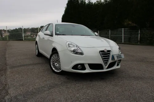 Alfa romeo GIULIETTA MULTIAIR 170 CV DISTINCTIVE GPS 3D CLIM MP3 USB JA 17 RADAR BLUETOOTH RÉGULATEU